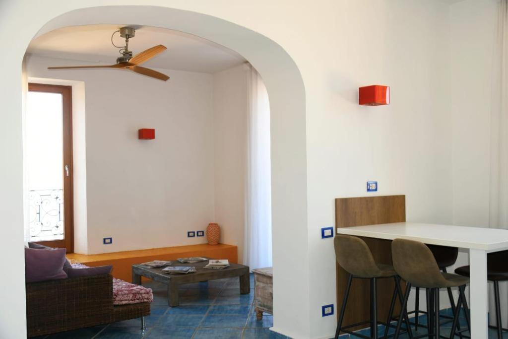 Le Suite Guarinelli B&B Gaète Extérieur photo
